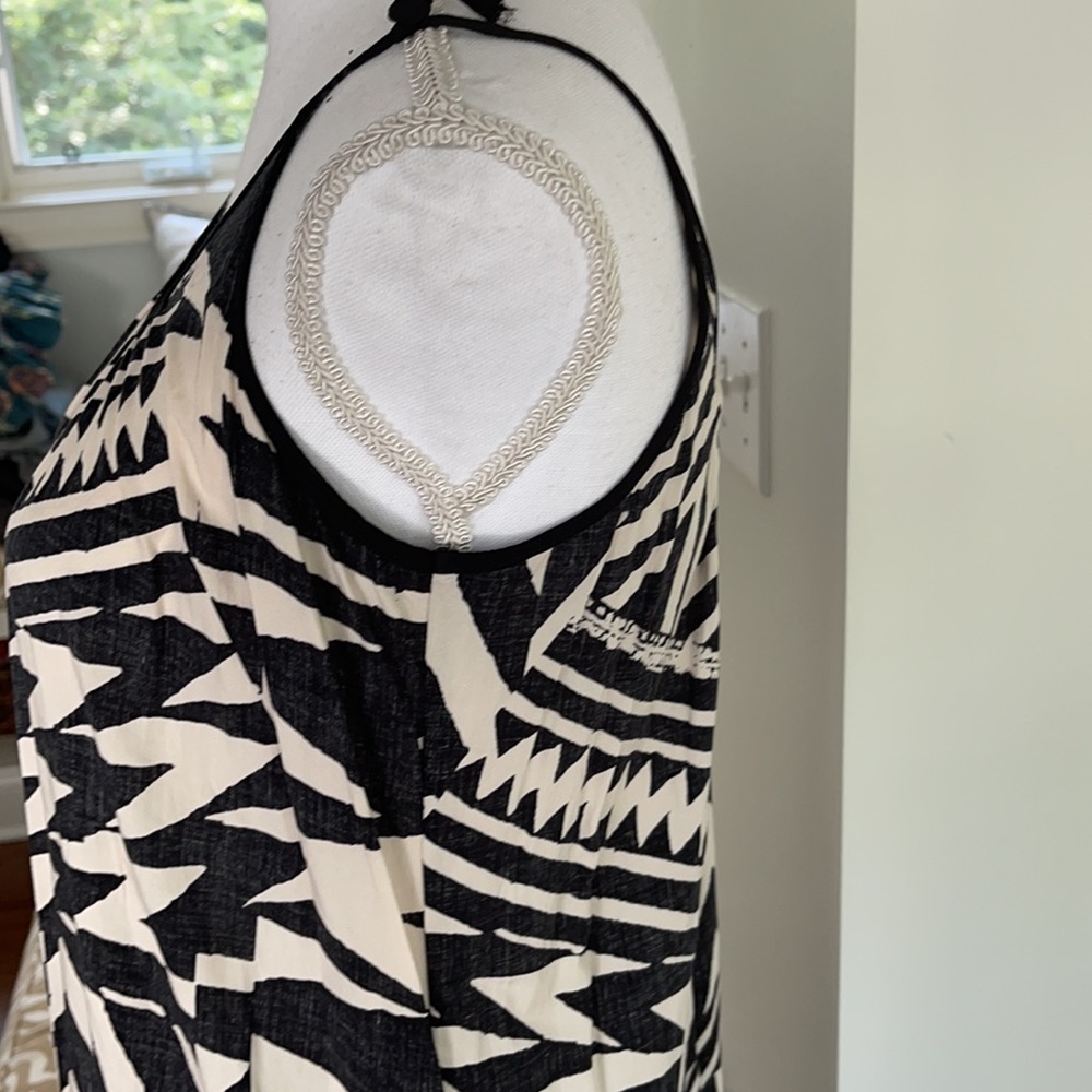 Sam & Lavi - Picture 3 of 8